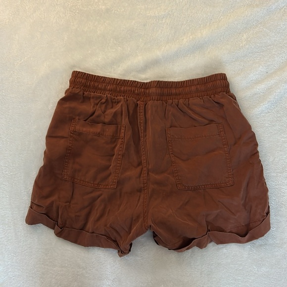 Universal Thread Women's Tan Athletic Shorts - Picture 3 of 5